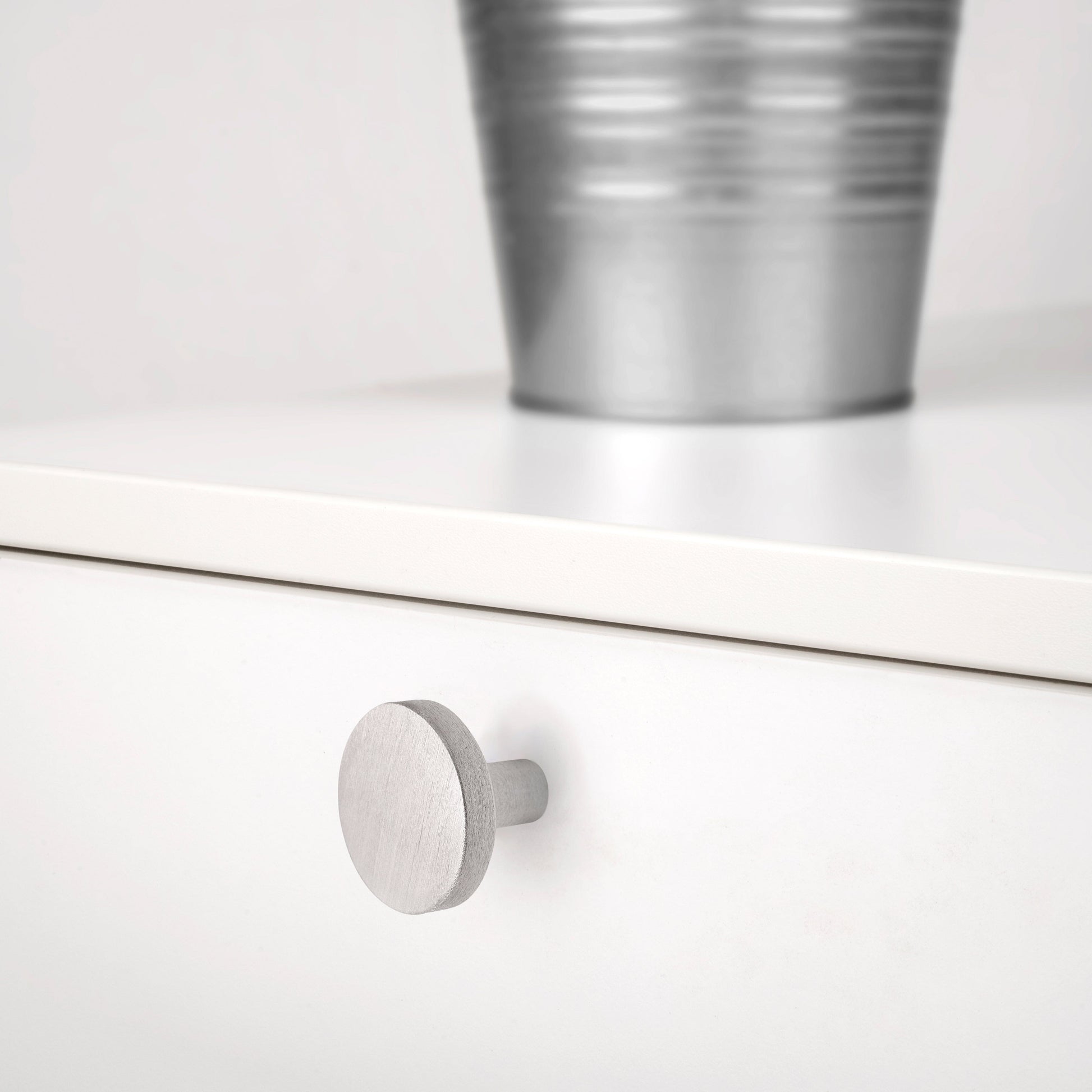 Emuca Set 10 Möbelknöpfe, Schrankknöpfe Uppsala, Durchmesser 30mm, Aluminium - werkzeug-online24